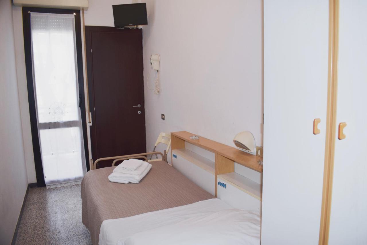 Hotel Abay Rimini Værelse billede